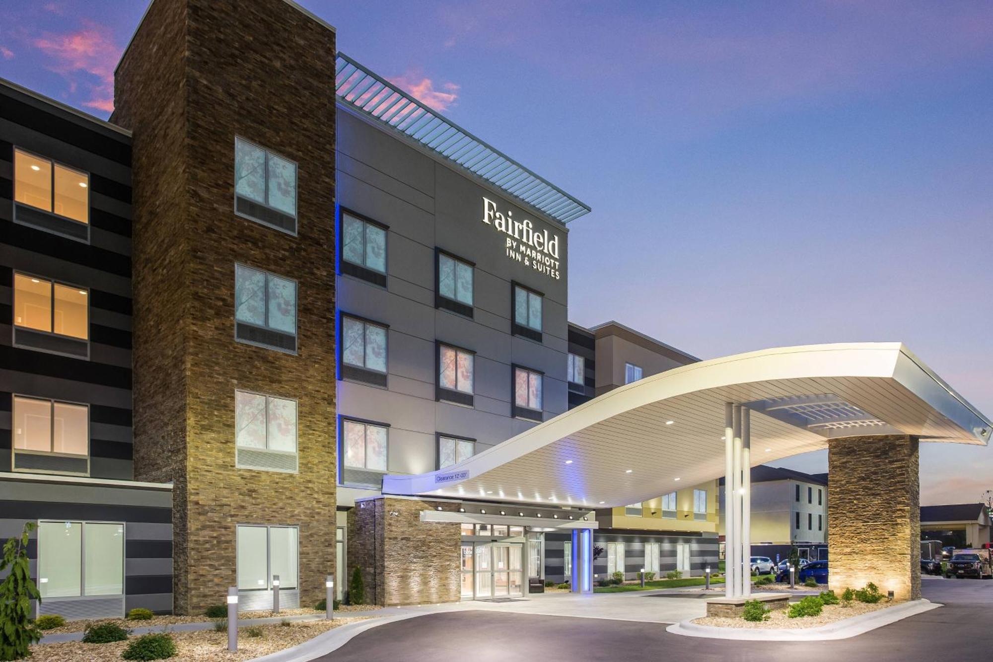 Fairfield Inn & Suites رولا المظهر الخارجي الصورة
