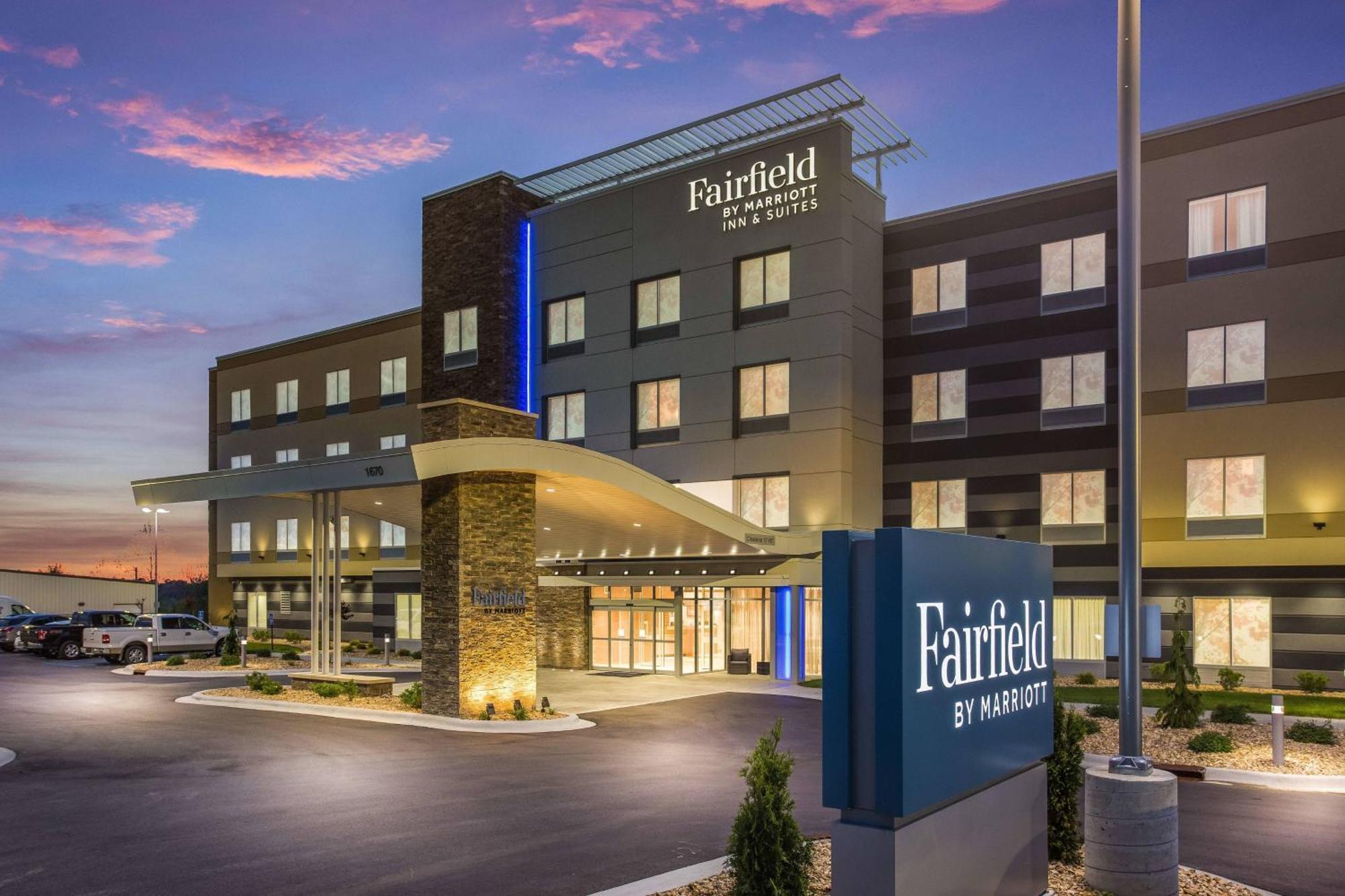 Fairfield Inn & Suites رولا المظهر الخارجي الصورة